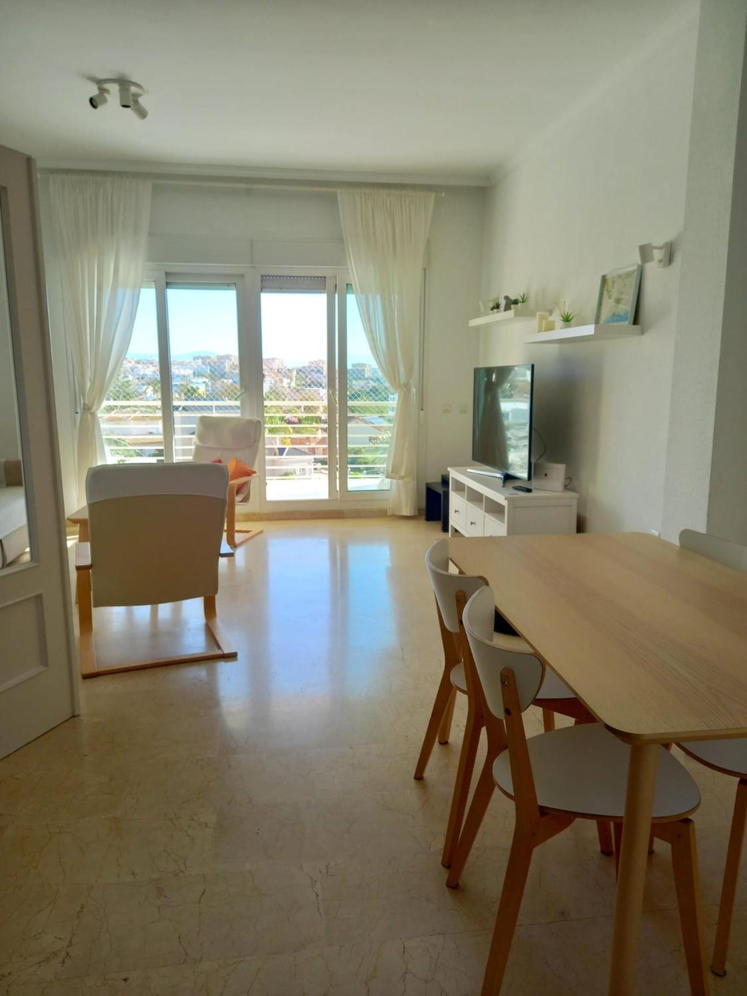 Appartement Amplio, Luminoso Y Moderno Con Amplia Terraza Y Hermosas Vistas En Exclusiva Urbanizacion Benalmádena