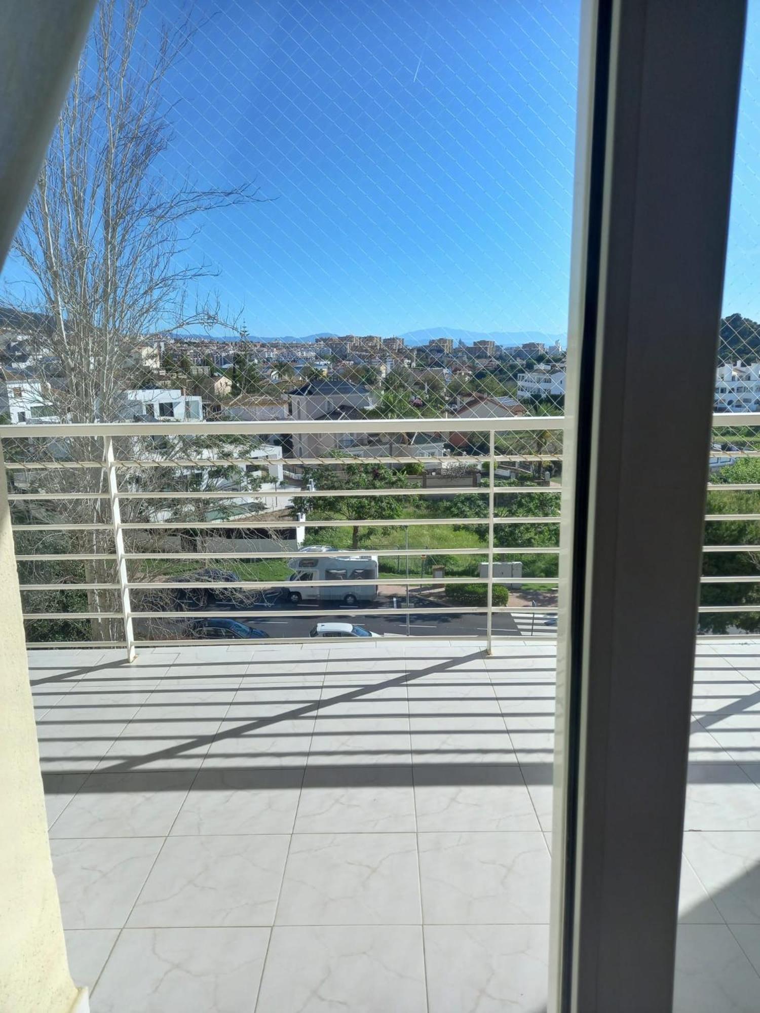 Amplio, Luminoso Y Moderno Con Amplia Terraza Y Hermosas Vistas En Exclusiva Urbanizacion Appartement