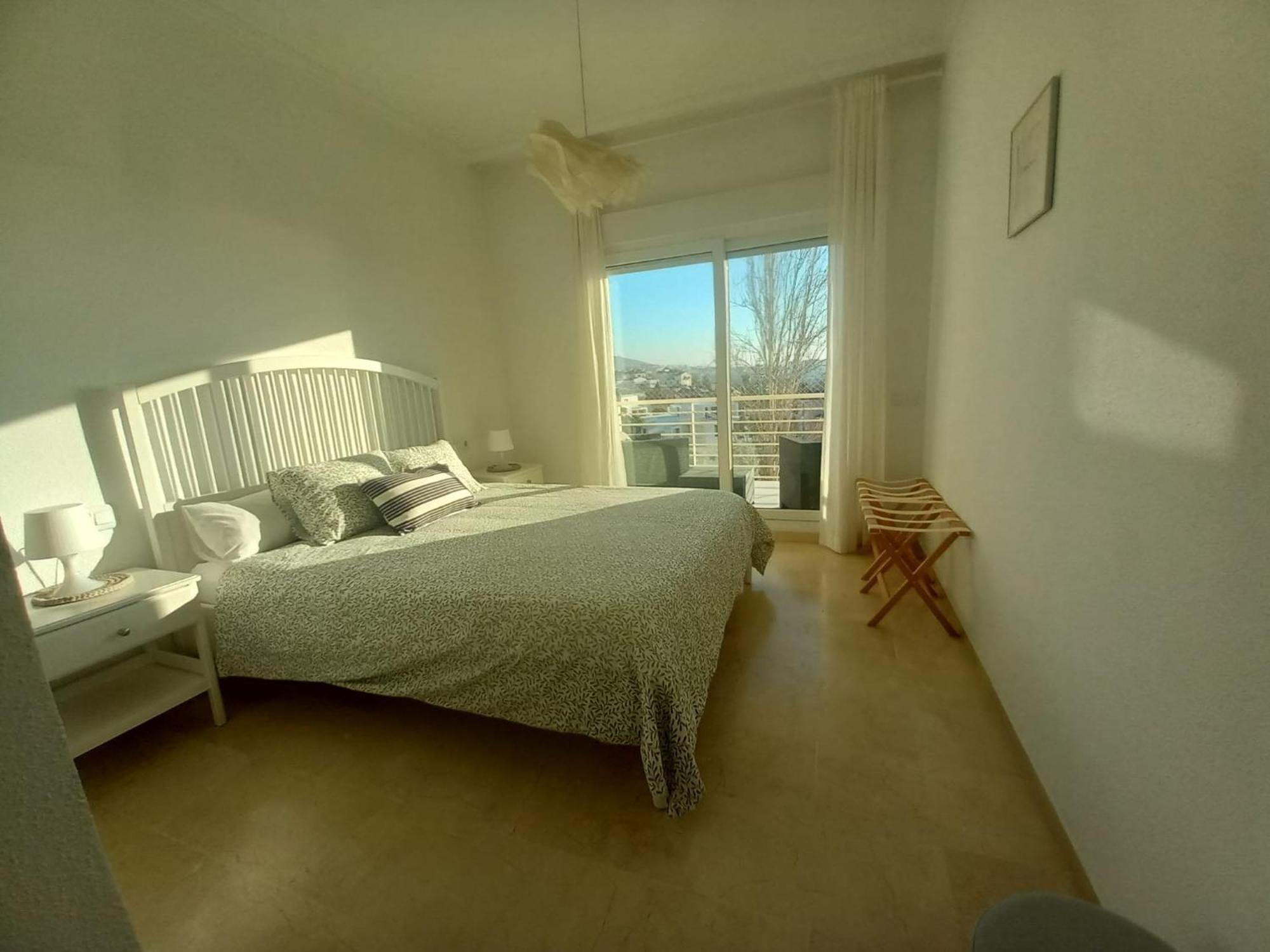 Amplio, Luminoso Y Moderno Con Amplia Terraza Y Hermosas Vistas En Exclusiva Urbanizacion Appartement *