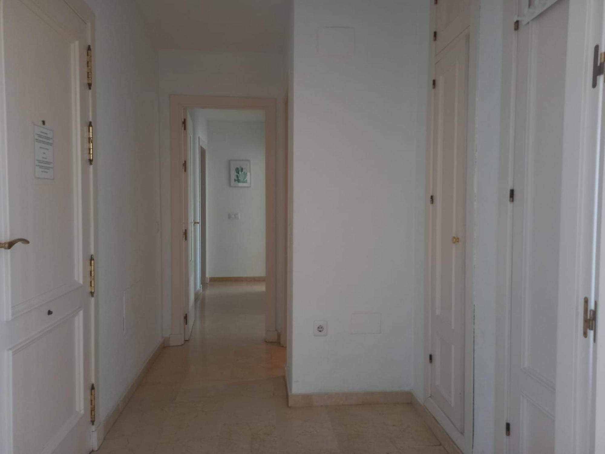 Apartamento Amplio En Exclusiva Urbanizacion Golf Torrequebrada Con Vista Al Mar