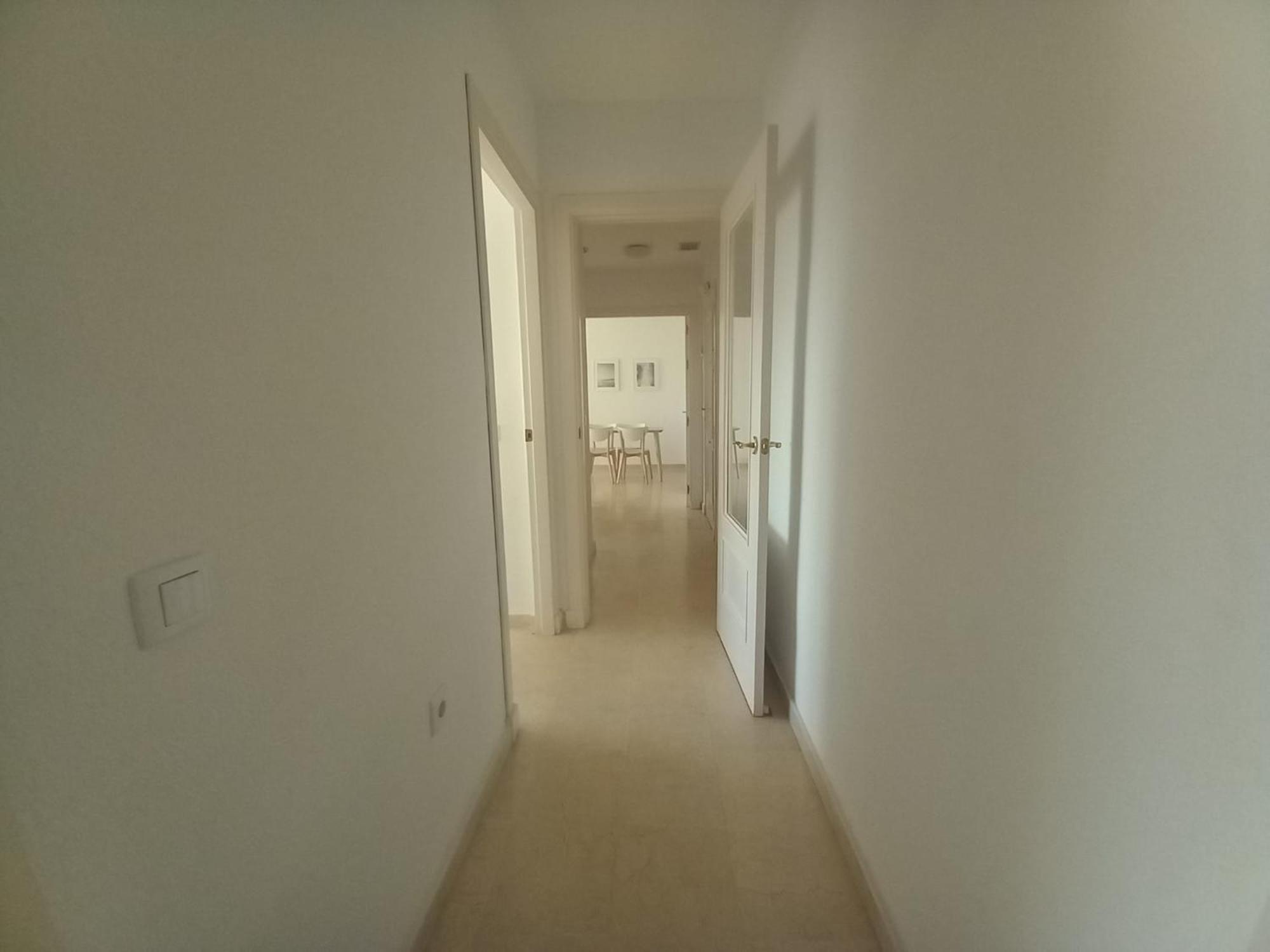 Amplio, Luminoso Y Moderno Con Amplia Terraza Y Hermosas Vistas En Exclusiva Urbanizacion * Benalmádena